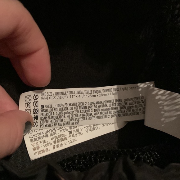 🎒NWT - F21 netted mini backpack - Picture 9 of 9